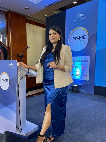 Another look from the Tally MSME Honours event in Mumbai. My experience spans across major metropolitan hubs, and I adapt my style to suit the local audience and event culture.