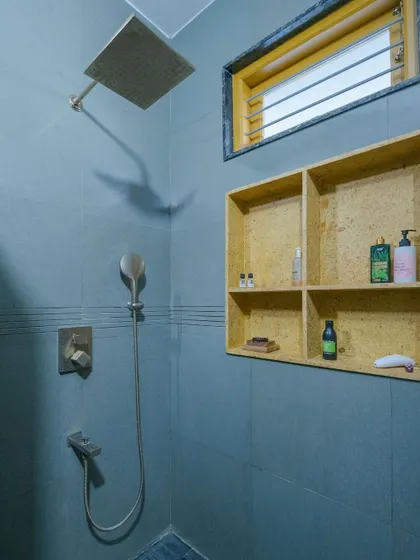 A closer look at the OSB niche, a sustainable material choice that adds visual interest.