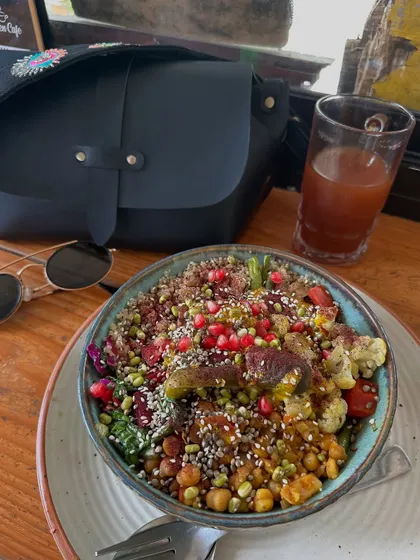 A healthy and delicious Buddha bowl from a cafe in Rishikesh.