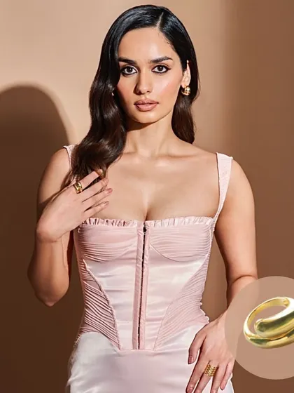 The stunning Manushi Chhillar looking like a dream in my chunky statement rings. She’s wearing the Cuddle Gleam Ring and the Abstract Spiral Ring to add that perfect touch of modern elegance.