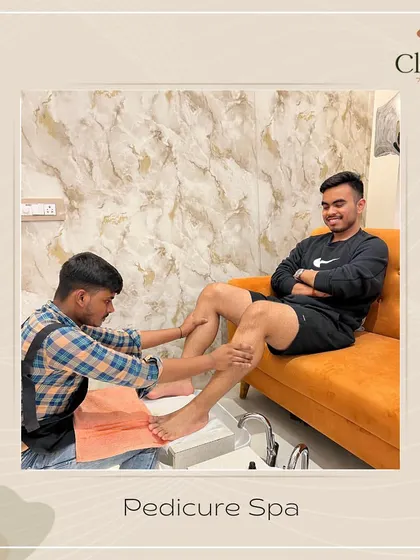 Your feet never take a day off, so they deserve the best. We offer relaxing pedicure spas for everyone, because self-care has no gender.