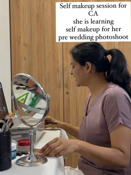 A CA learning self makeup for her pre-wedding photoshoot in an online session. I teach camera-friendly makeup that looks beautiful in pictures.