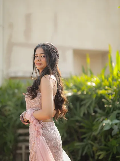 A lovely outdoor portrait of Sweta. Her natural looking makeup is perfect for a daytime engagement ceremony.