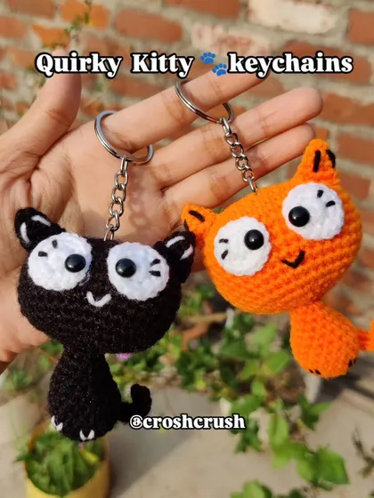 The purrfect pair of quirky kitty keychains.