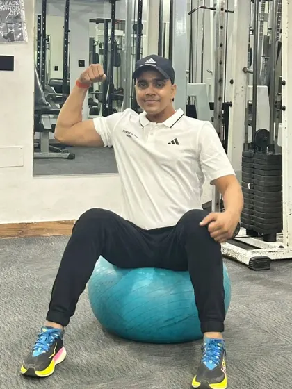Another bicep pose.