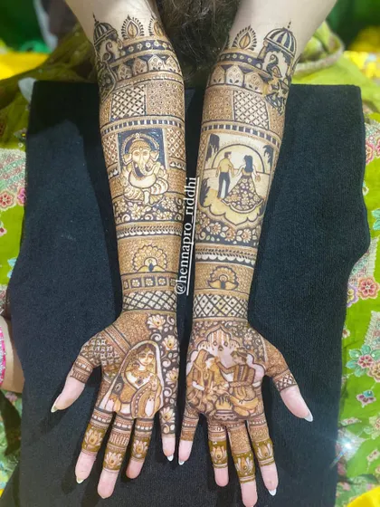 Capturing the essence of a fairytale beach wedding. This design includes portraits of the pheras, a proposal scene, and a Ganpati motif for blessings, all telling the story of their special day.