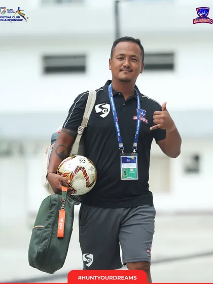 Our goalkeeper arriving with a shaka sign, bringing positive vibes.