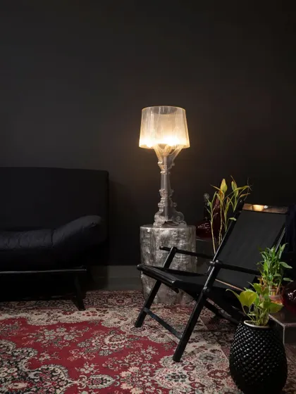 We crafted this guest lounge for a European fashion brand to be a haven where Italian elegance meets Indian warmth. Under soft hues and bespoke art, this space is designed for conversations to linger and connections to form.
