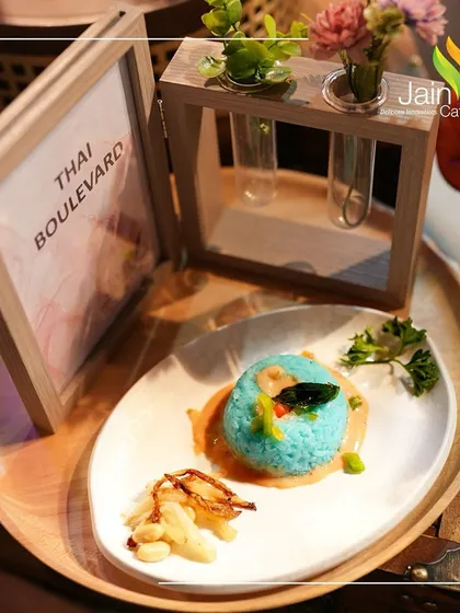 Pure bliss on every plate. Another look at our artistic Thai Boulevard dish, showcasing the vibrant colours and delicate presentation.