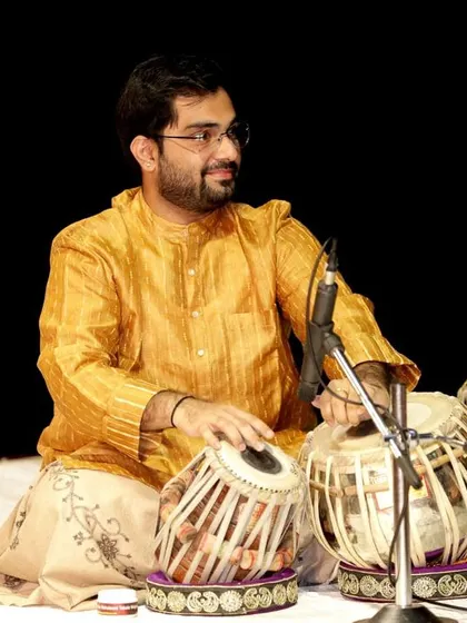 Accompanying my dear friend Sri Siddhartha Belmannu for a Hindustani vocal recital during Navaratri. The ensemble also featured Sarfaraaz Khan on sarangi and Deepak Marate on harmonium, creating a truly soulful and devotional experience.