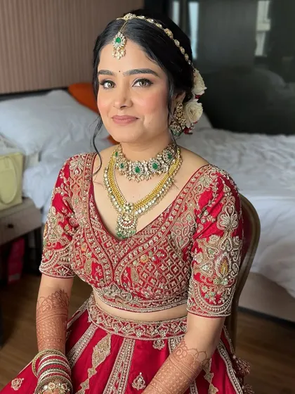 A beautiful smile from my bride. This look is all about enhancing her features while ensuring she feels comfortable and confident on her wedding day.