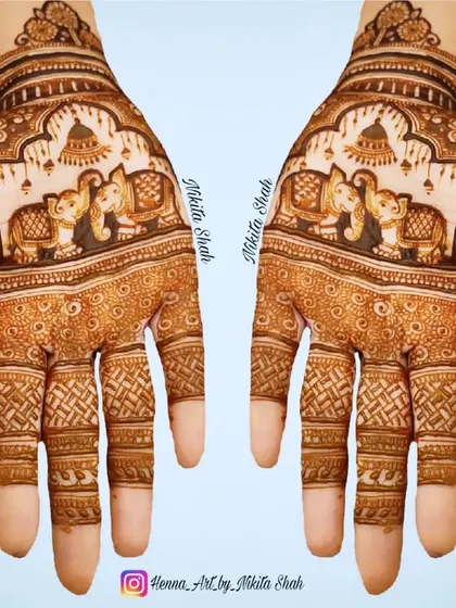A classic Indian design featuring cute elephant figures. This style is perfect for festivals or as a guest at a wedding.