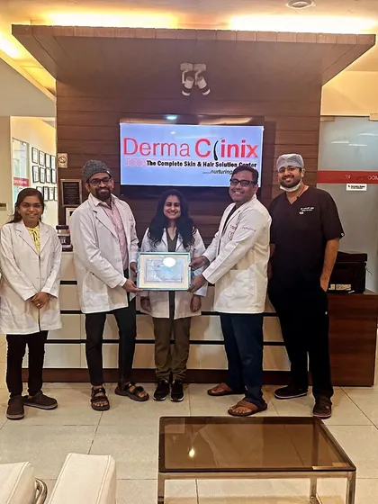 Congratulations to Dr. Laila Haffejee from South Africa for completing her two month fellowship training in FUE hair transplantation with us.