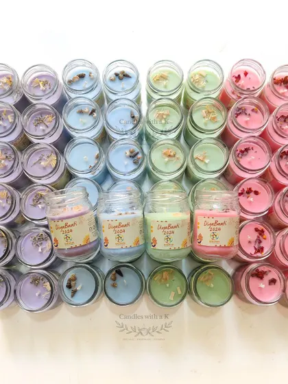 A corporate Diwali gift order for the Bhojpuri Association of Singapore. Each mini gift box included a 100ml jar candle and a daisy wax sachet.