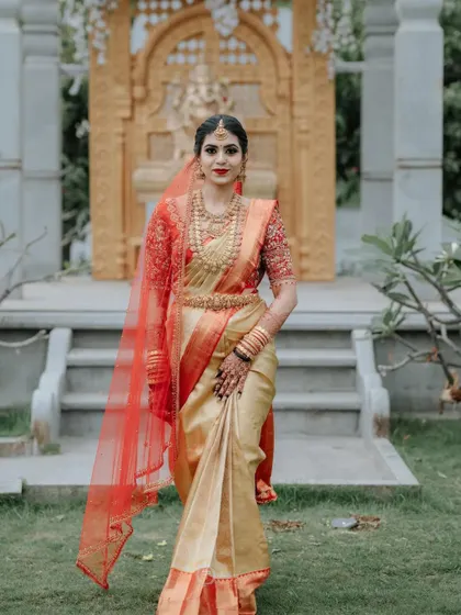 Another shot of the bride Arpita, looking absolutely stunning in her traditional bridal attire.
