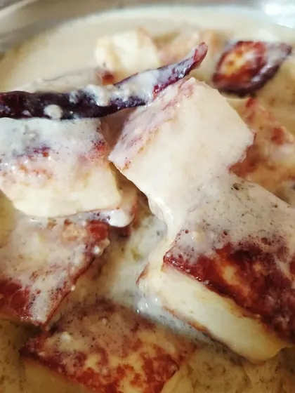 Kaju Posto Paneer, a delicate and creamy dish that goes beautifully with crisp parathas. The combination of cashews (kaju) and poppy seeds (posto) creates a rich, unforgettable gravy.