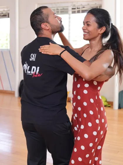 A beautiful moment of connection between two dancers in our class. This is what social dancing is all about: listening to the music and moving together as one.