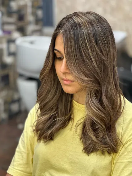 A close-up on the beautiful blend of brunette tones.