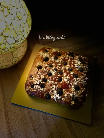 When you want a healthy snack, this banana and blueberry whole wheat cake made with jaggery is the perfect choice. It's absolutely delish.