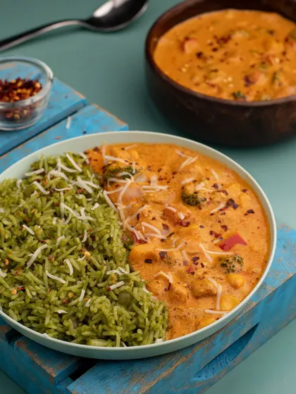 A complete meal in one frame. We shot this spinach rice with veggies in a tandoori sauce to showcase a healthy yet delicious meal, using contrasting colors to make the dish pop.