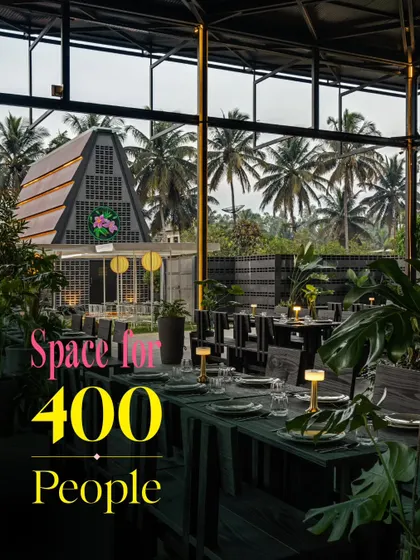 With space for 400 people, you can bring your entire crew for a celebration or just enjoy the feeling of having plenty of room to yourself.