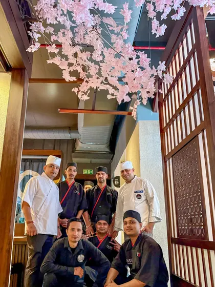 Meet the Ebisu team, the family that brings the warmth and hospitality of Japan to your table. We are proud to welcome you and share our passion for authentic Japanese cuisine.