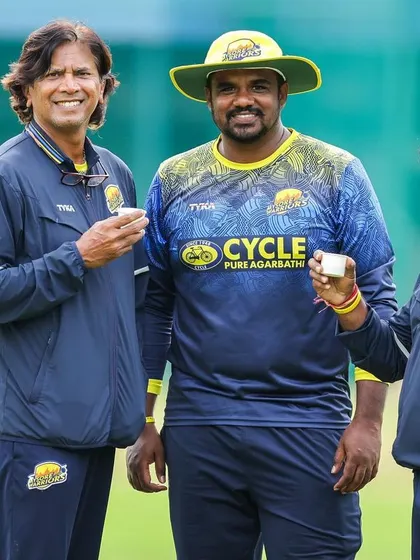 A light moment with players during a break in training. It's important to balance the intensity with moments of relaxation.