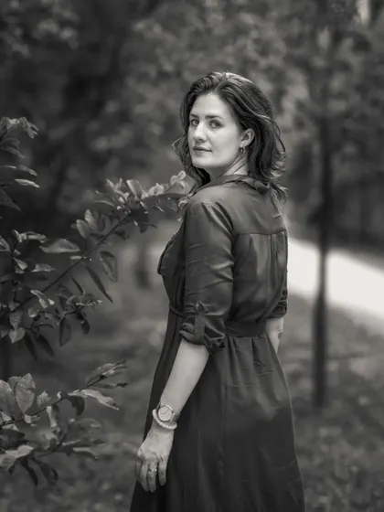 A family shoot is also an opportunity to create beautiful solo portraits. This black and white image of a mother has a timeless, classic feel that I love.