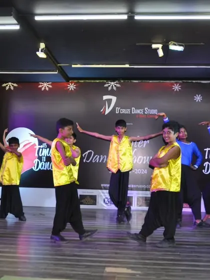 A full stage view of the teens batch performance at the Winter Dance Showcase.