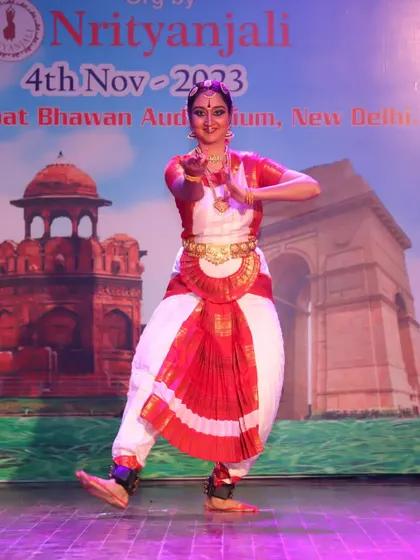 My solo performance at the Nrityanjali festival, demonstrating my own stage presence and artistry.