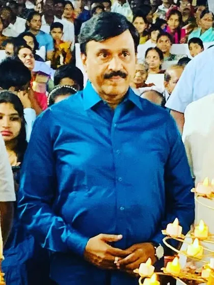 Another great photo with Sir G. Janardhana Reddy, surrounded by our dancers and a large crowd. Our performances are designed to stand out even at large-scale public events.
