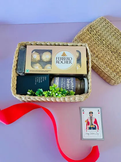 A simple yet classic gift for him, this Kauna box contains Ferrero Rocher, coffee, and perfume, making it a perfect Valentine's or birthday gift.