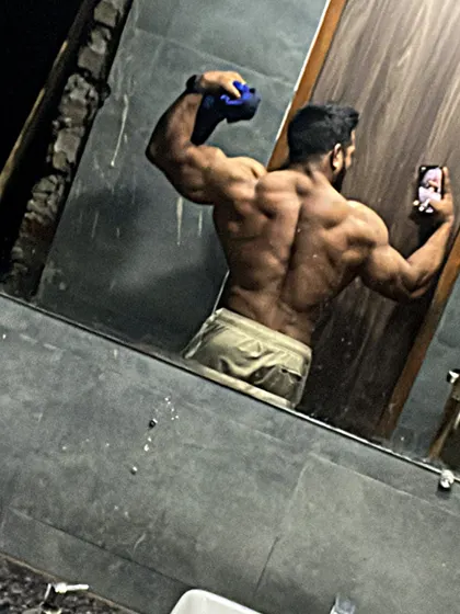 A back shot in the mirror.