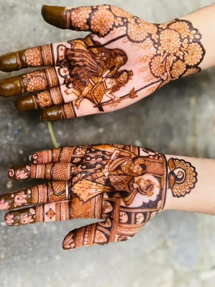 A design featuring a couple, perfect for celebrating an anniversary or Karwa Chauth.