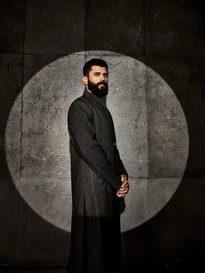 Another angle that showcases the commanding presence this outfit creates.