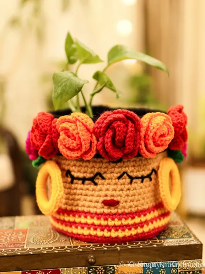 Have you met my latest creation, the Coral Frida? I love how this new peachy coral colour scheme gives the basket a whole new glow.