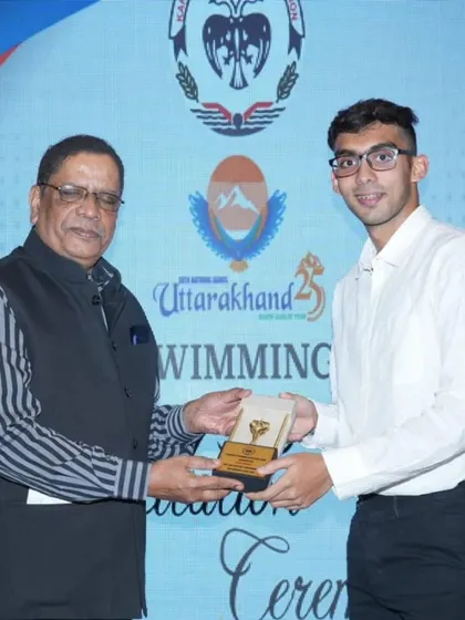 Shoan Ganguly being felicitated for his record-breaking performances.