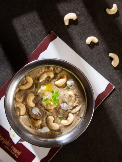 Who needs diamonds when you have a bowl of Kaju Masala this rich? This creamy, nutty curry is pure indulgence and a special treat for any occasion.