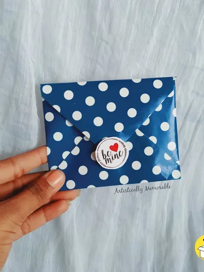 Another shot of the cute "Be mine" envelope, perfect for Valentine's day, an anniversary, or just because.