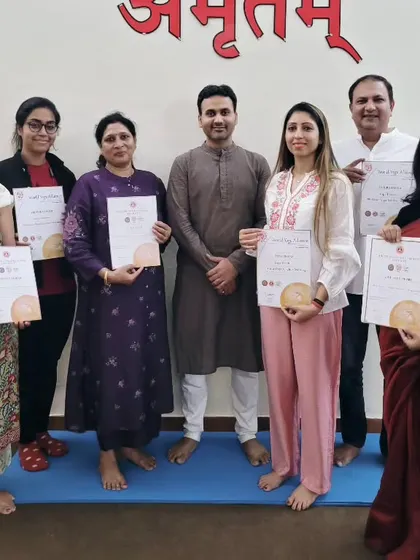 We congratulate this group on successfully completing their 200-hour YTTC. Their diverse backgrounds and shared passion for yoga created a rich learning environment.