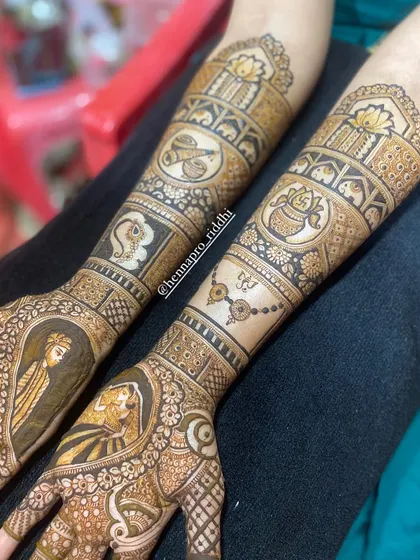 The beauty of traditional elements is how they complement each other. This design combines bride and groom portraits with symbols like the conch shell (shankh) and the sacred kalash.