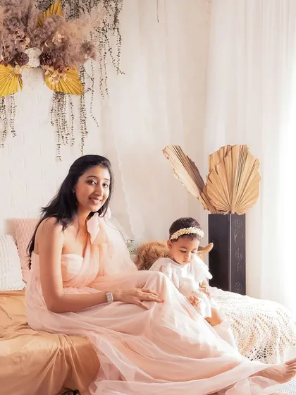 This mother and daughter duo in our lifestyle setup shows the versatility of the space, creating a warm and inviting portrait.
