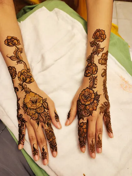 Another angle of the stunning rose motif design, showing the intricate details.
