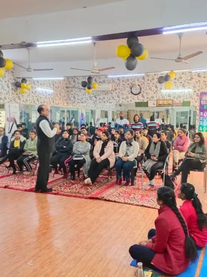 Mr. Praveen Narang addressing the students. Learning about teamwork and leadership helps our graduates not just to be good teachers, but also to potentially run their own studios one day.
