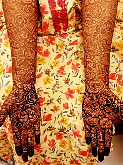 The beautiful, dark reddish-brown stain of a full bridal design. This is the result of using high-quality, natural henna.