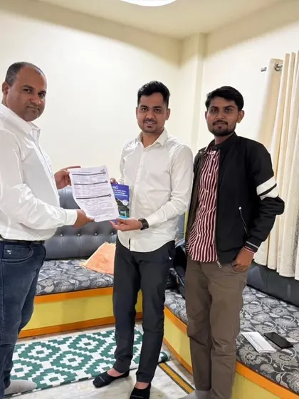 Our team hands over a solar agreement to a new customer. We make the process simple and straightforward.