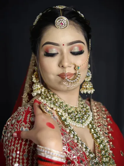 The focus here is on creating a luminous bridal glow. Students master highlighting and contouring techniques to enhance the bride's natural features for her wedding day.