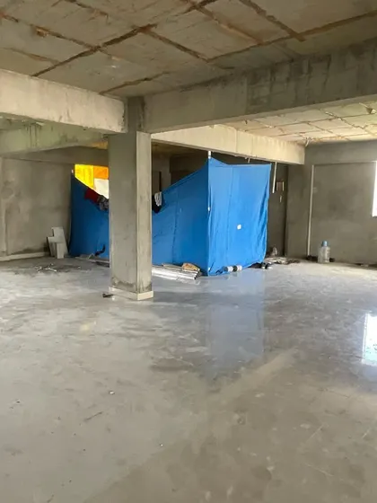 Another angle of the bare site. Understanding the existing structure is crucial for planning electricals, lighting, and the placement of large display units and consultation areas. Every kona, or corner, holds potential.