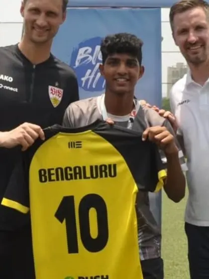 A proud moment as one of our scouted players receives his jersey from Bundesliga representatives during the BigHit Sportz tourney.