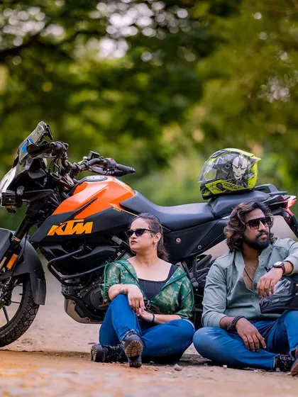 For the adventurous couple. This edgy portrait with a KTM bike showcases a different side of pre-wedding photography, full of attitude and style.